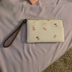 Coach valentine wristlet